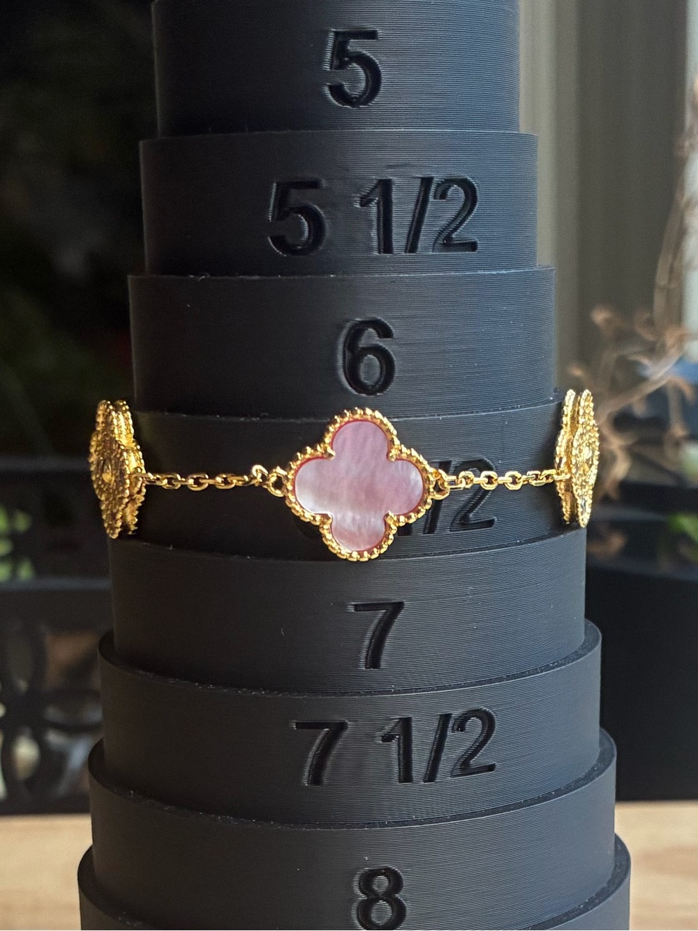 Gold Stainless Steel Four-Leaf Clover Bracelet | Pink